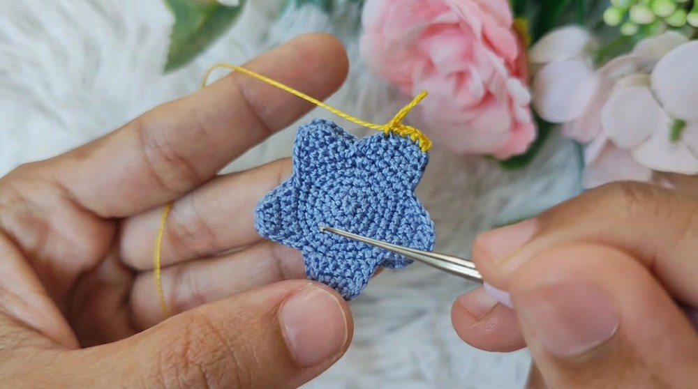 Easy To Crochet Star Earrings (1)