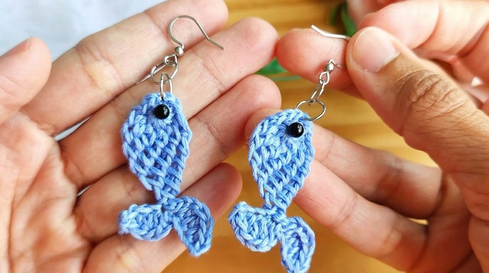 Free Crochet Dangle Fish Earring Pattern (5)