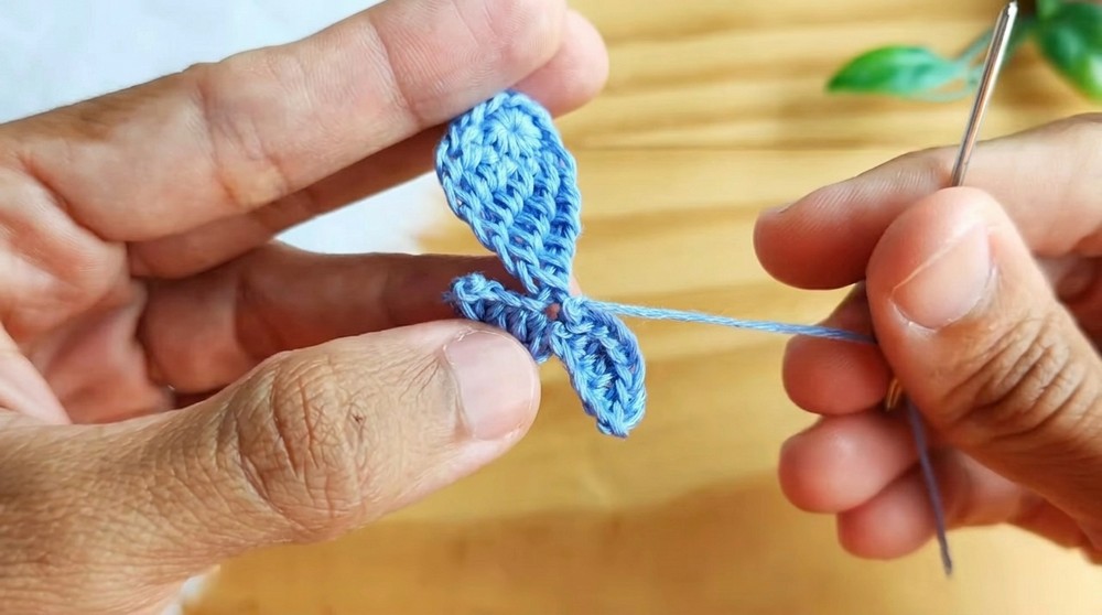 Free Crochet Dangle Fish Earring Pattern (7)