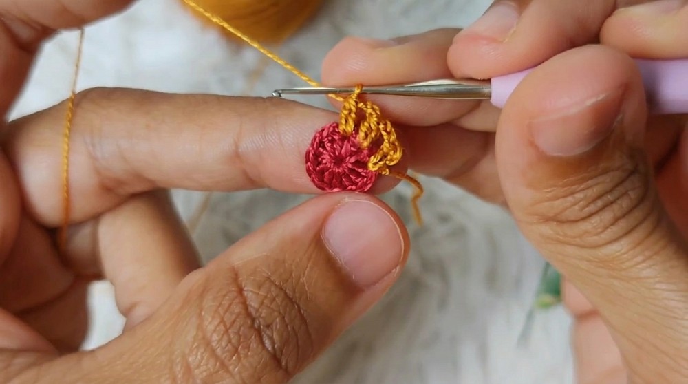 How To Crochet A Granny Squqre Earrings (8)