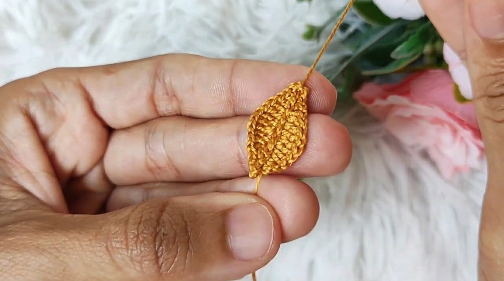 How To Crochet Autumn Leaf Earrings (8)