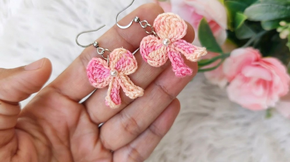 How To Crochet Bow Earrings (5)
