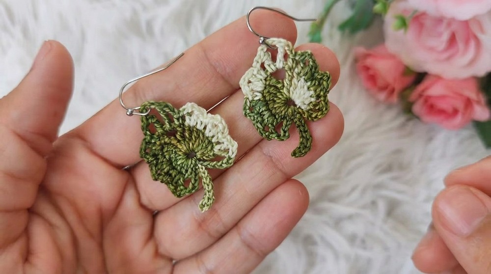 How To Crochet Clover Earrings (1)