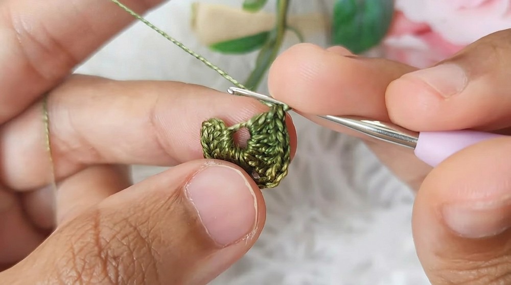 How To Crochet Clover Earrings (10)