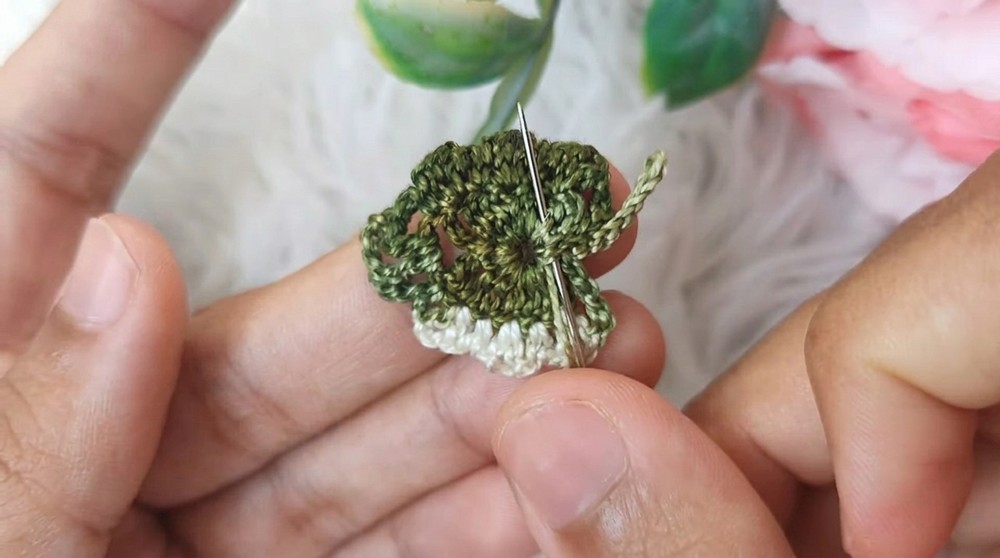 How To Crochet Clover Earrings (8)