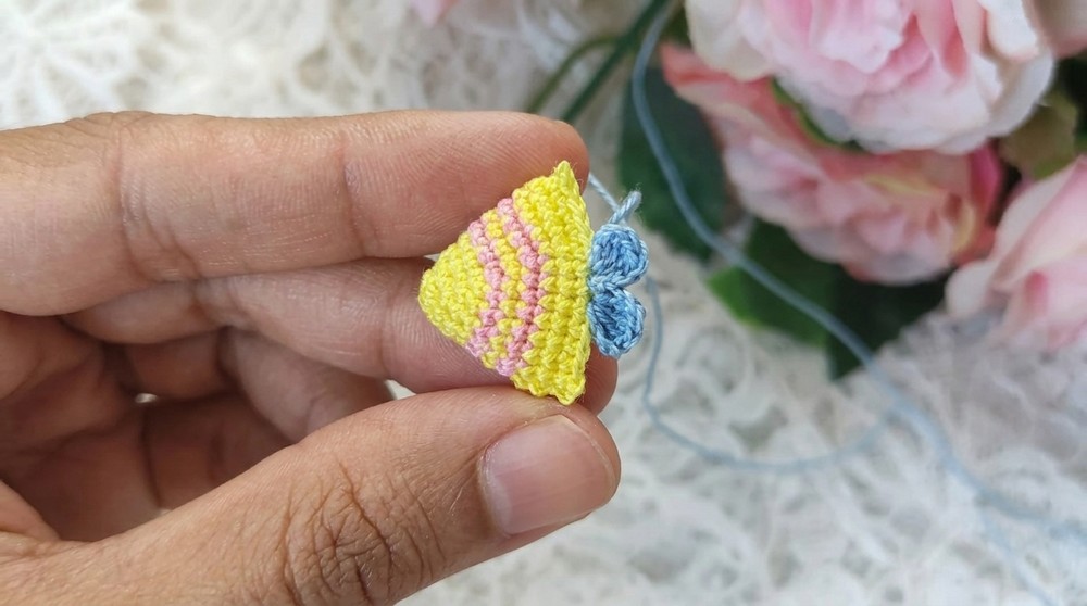 How To Crochet Cute Fish Earrings (7)