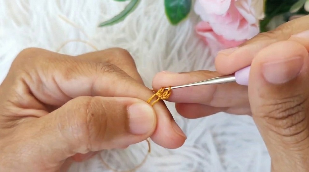 How To Crochet Daisy Flower Earrings (3)