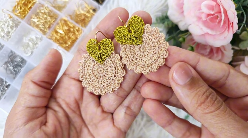 How To Crochet Easy And Beautiful Earrings (5)