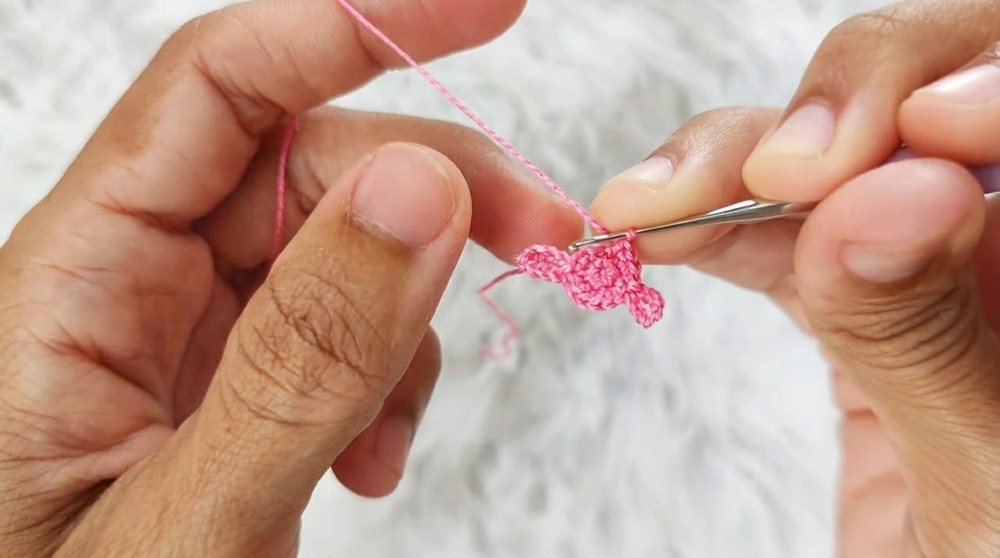 How To Crochet Easy Bow Pattern (8)