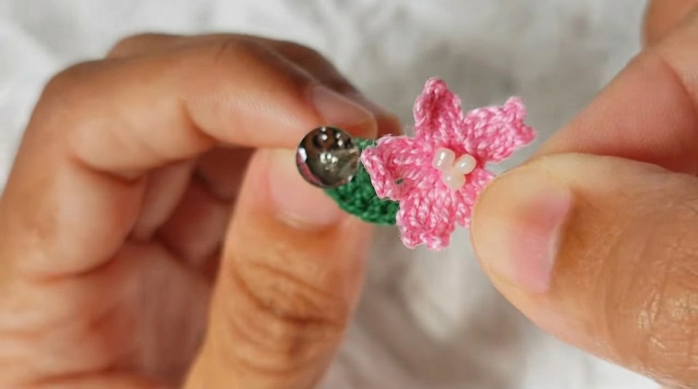 How To Crochet Flower Earrings Pattern (10)