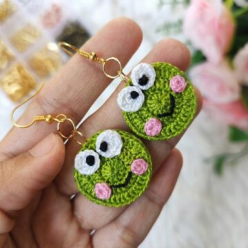 How To Crochet Frog Earrings (4)