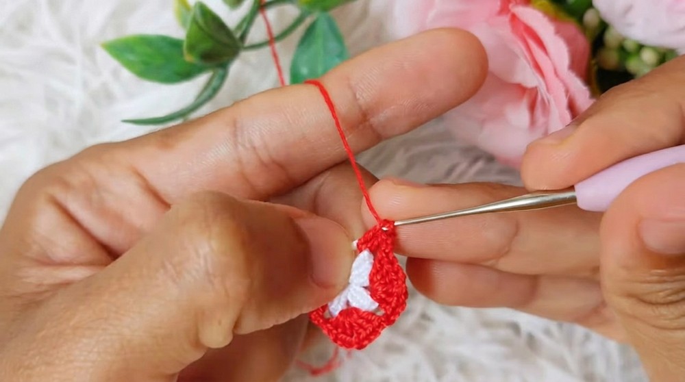 How To Crochet Granny square Earrings (10)