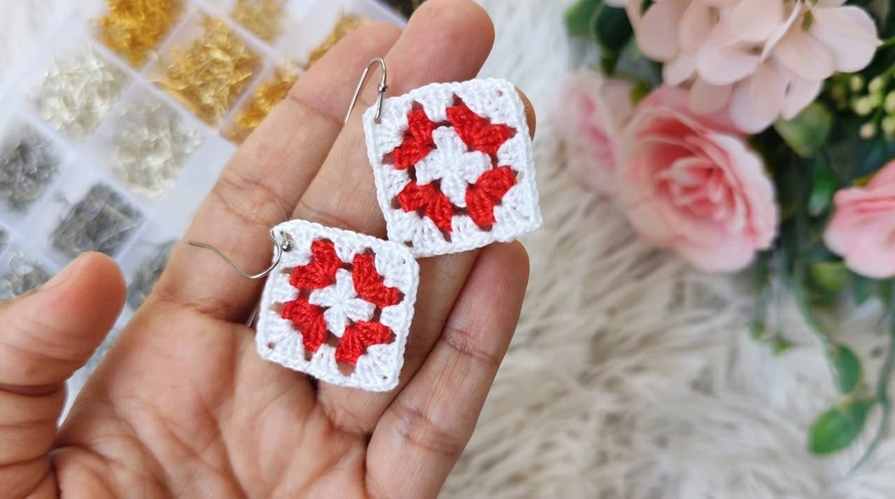 How To Crochet Granny square Earrings (8)