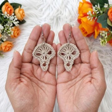 How To Crochet Halloween Earrings (1)