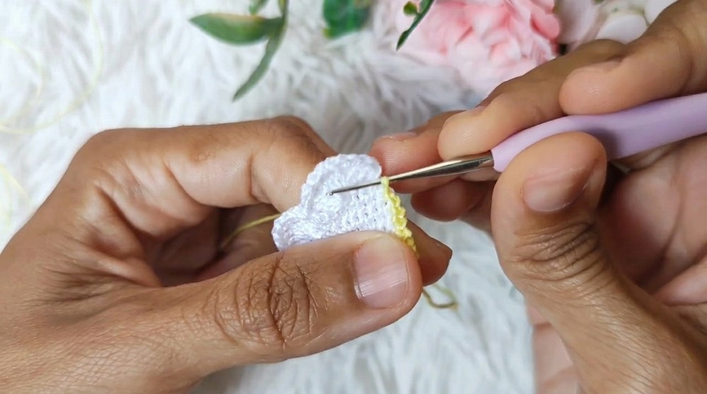 How To Crochet Heart Earrings (10)