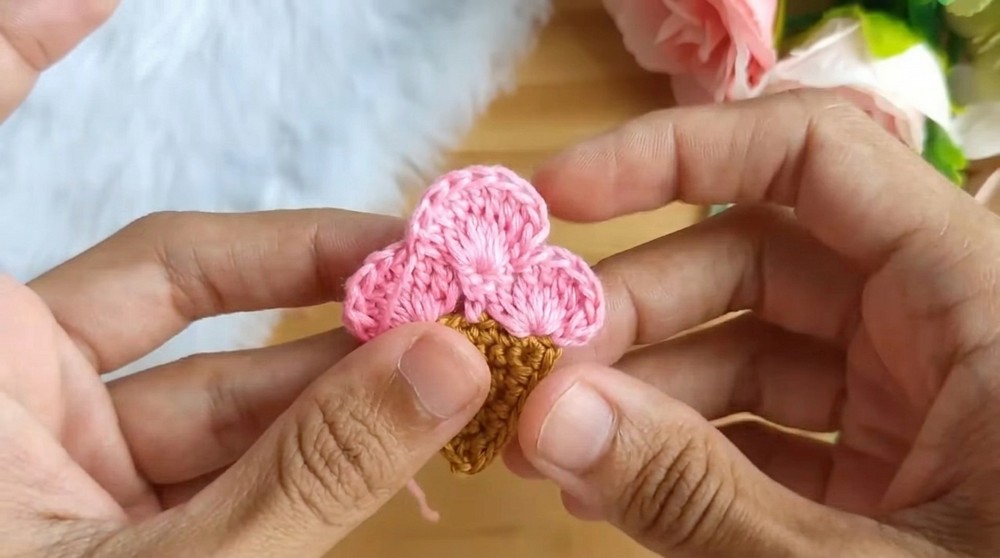 How To Crochet Ice Cream Cone Earrings (10)