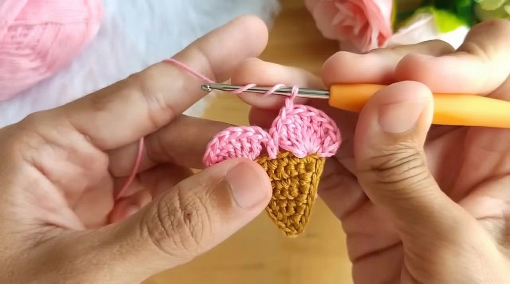 How To Crochet Ice Cream Cone Earrings (11)