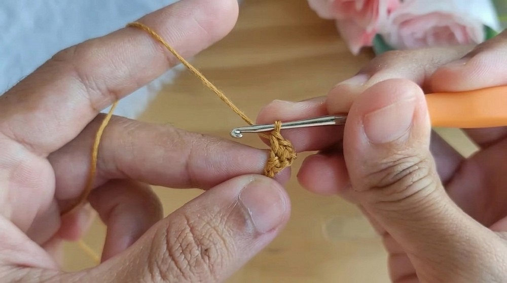 How To Crochet Ice Cream Cone Earrings (2)