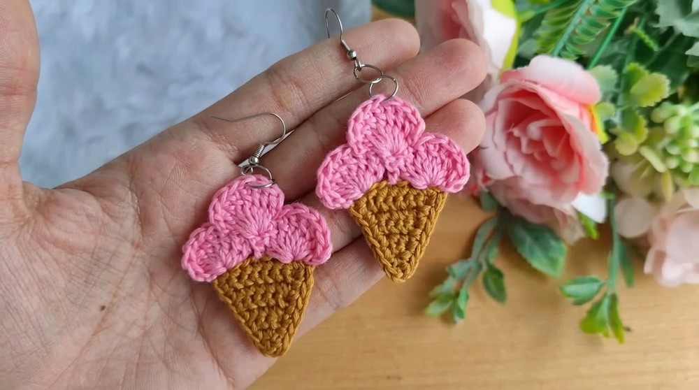 How To Crochet Ice Cream Cone Earrings (9)