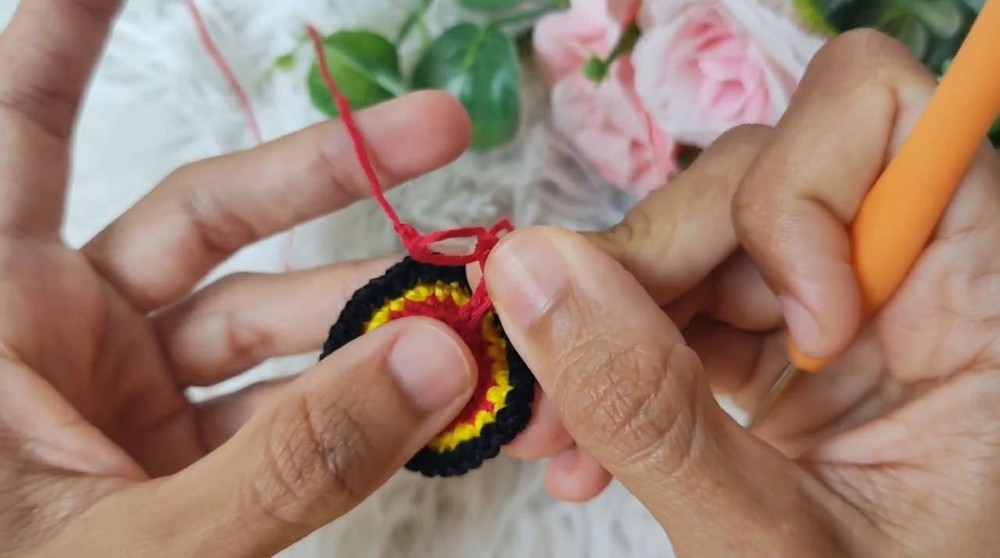 How To Crochet Infinity Earrings (7)