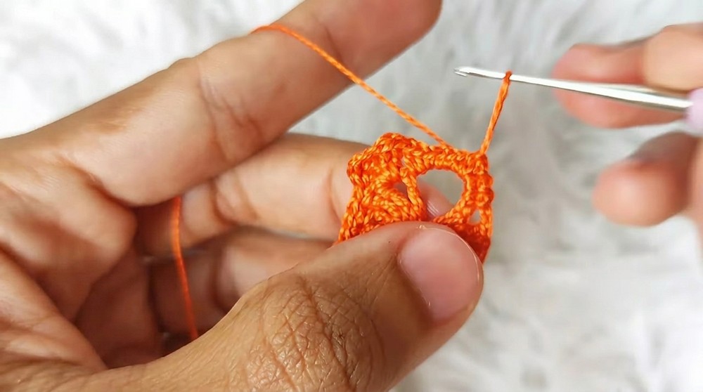 How To Crochet Kitten Earrings (5)