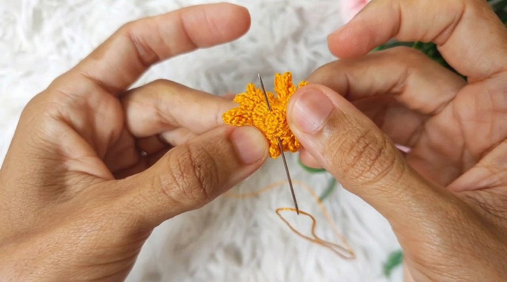 How To Crochet Marigold Flower Earrings (2)