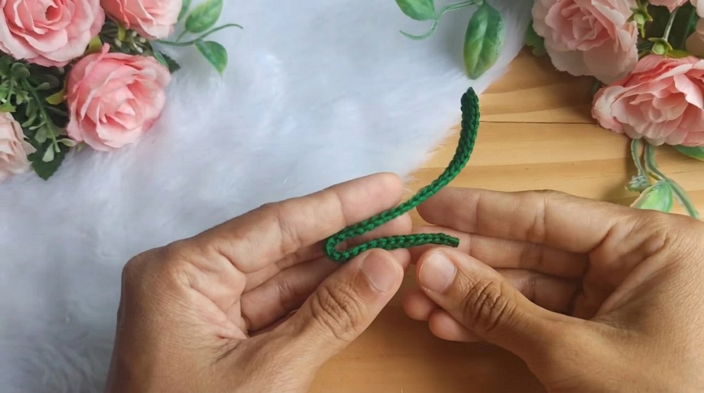 How To Crochet Ribbon Christmas Tree Earrings (7)