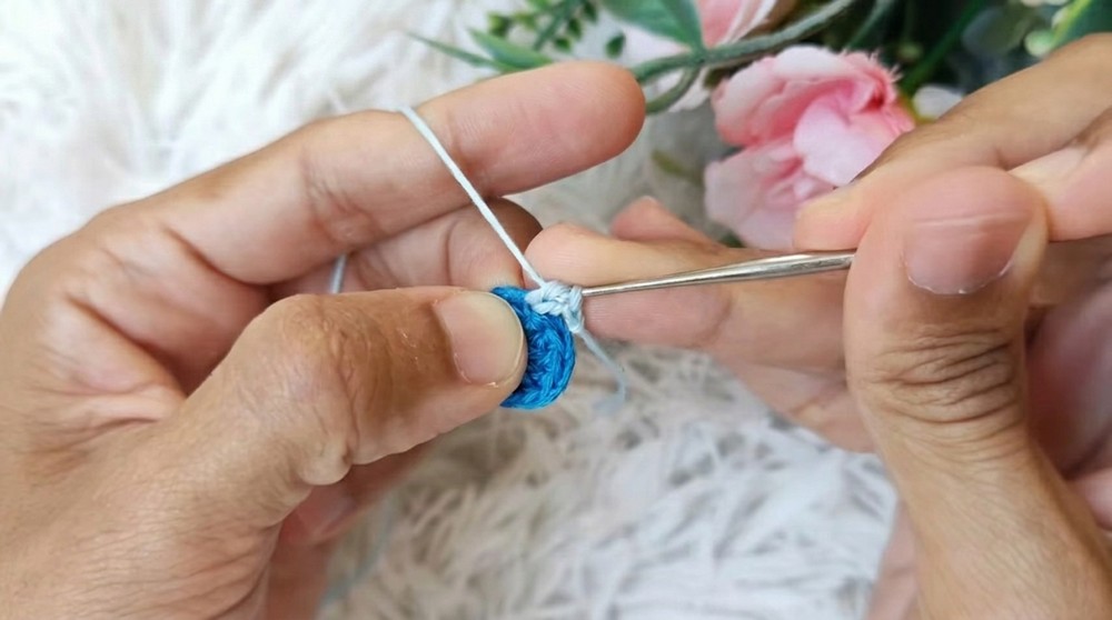 How To Crochet Simple And Easy Earrings (8)