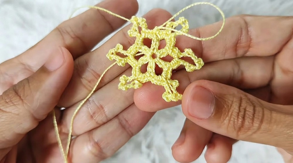 How To Crochet Snowflakes Earrings (6)