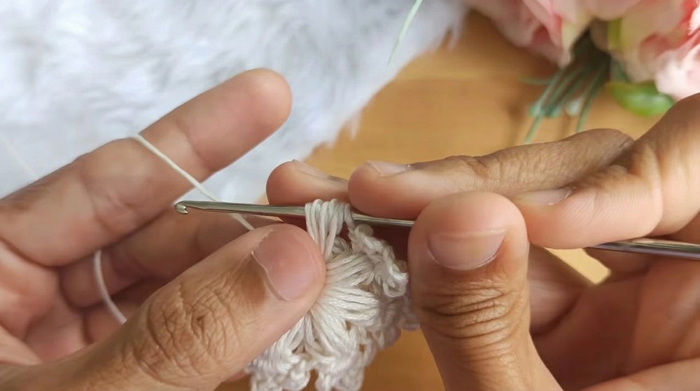 How to Crochet A Snowflake Earrings (1)