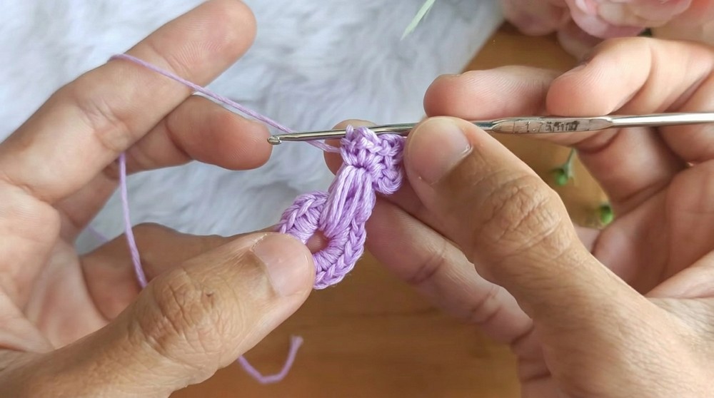 How to Crochet A Snowflake Earrings (7)