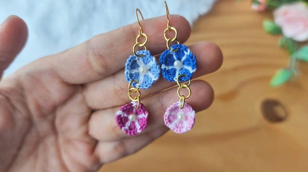 How to Crochet Beautiful Flower Earrings (2)