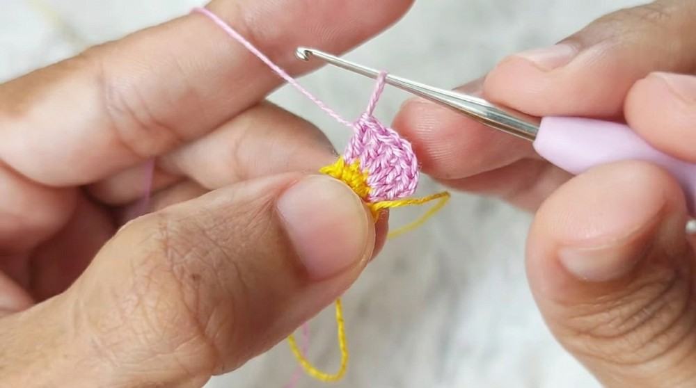 How to Crochet Cat Earrings – Easy Pattern (12)