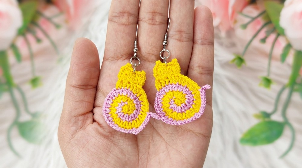 How to Crochet Cat Earrings – Easy Pattern (9)