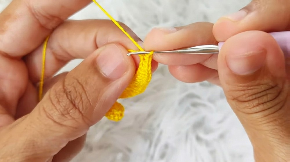 How to Crochet Cat on the Moon Earrings