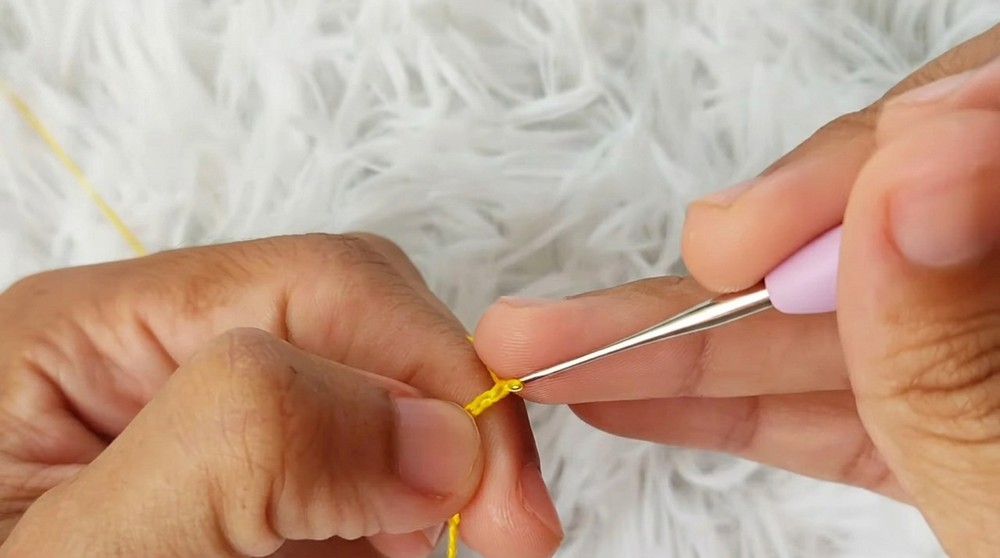 How to Crochet Cat on the Moon Earrings (3)