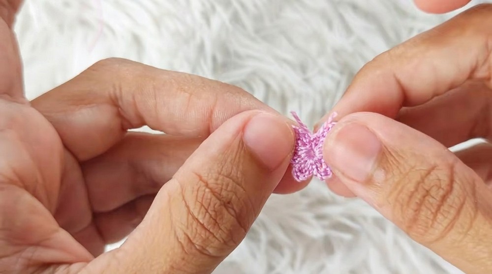 How to Crochet Floripa Butterfly Earrings (10)