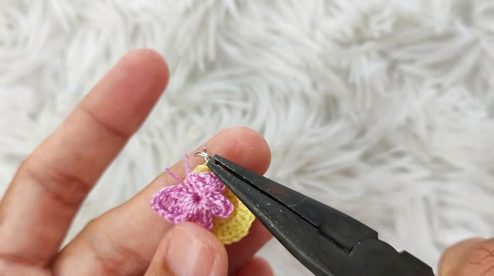 How to Crochet Floripa Butterfly Earrings (9)