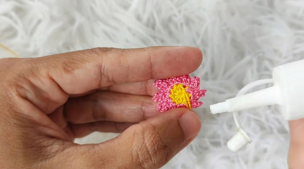 How to Crochet Flower Earrings (10)