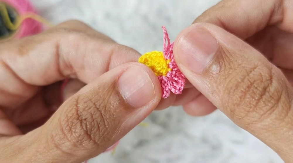 How to Crochet Flower Earrings (11)