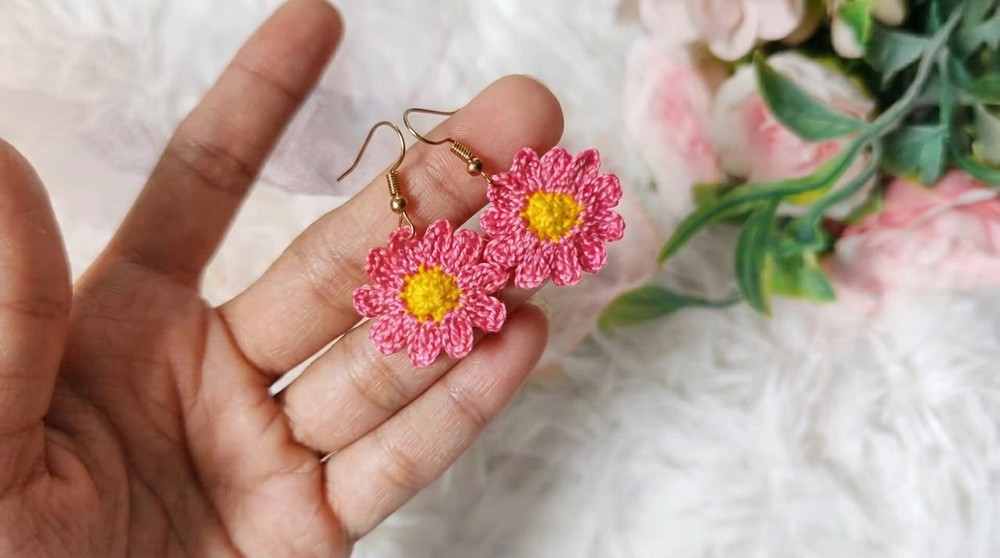 How to Crochet Flower Earrings (9)