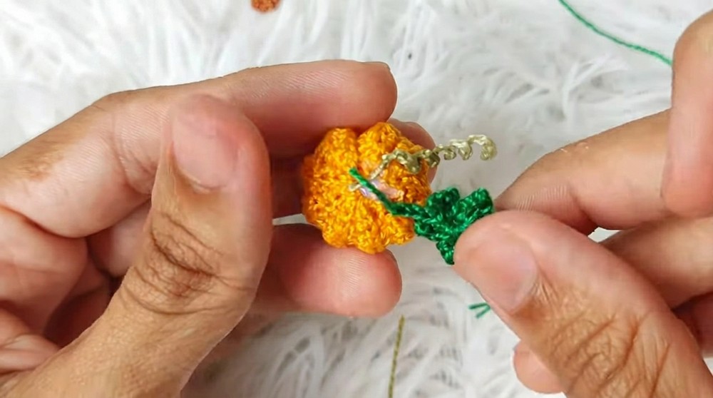 How to Crochet Halloween Earrings