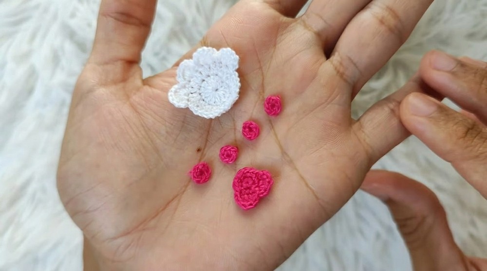 How to Crochet Puppy Paw Earrings (6)