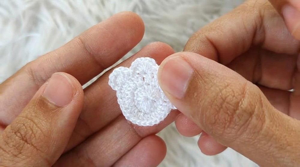 How to Crochet Puppy Paw Earrings (8)
