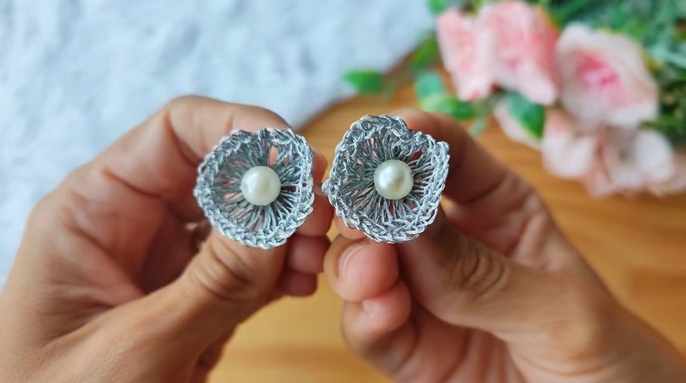 How to Crochet Wire Flower Earrings – Free Pattern (5)