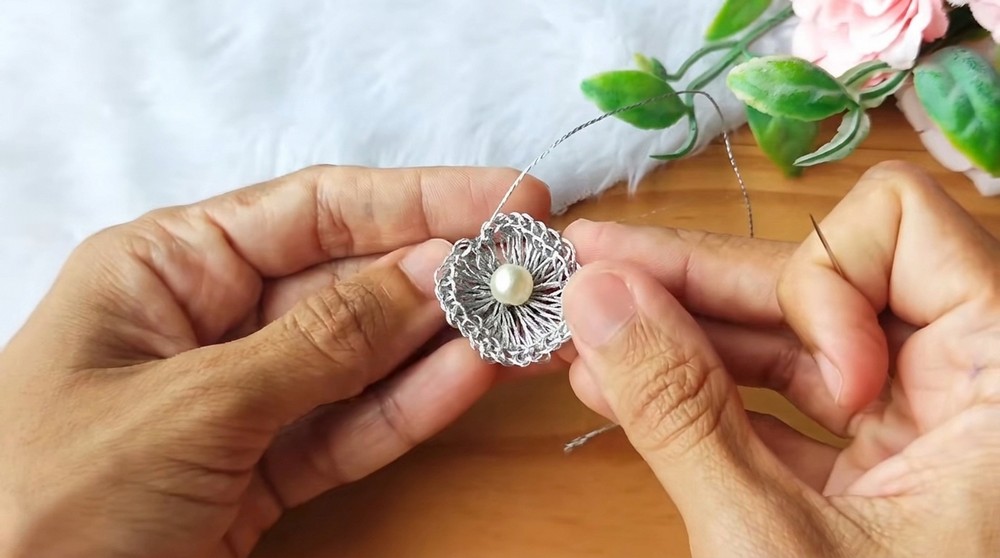 How to Crochet Wire Flower Earrings – Free Pattern (6)