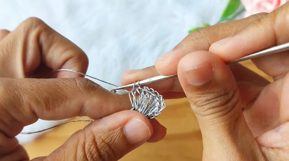 How to Crochet Wire Flower Earrings – Free Pattern (8)