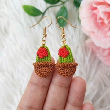 How to Crochet a Mini Cactus in a Vase (5)