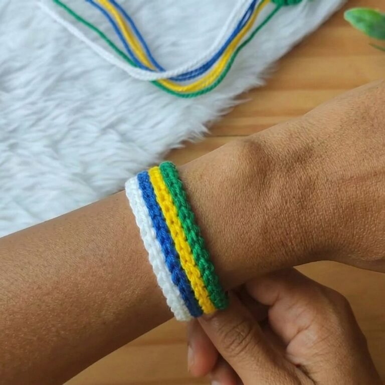 How to Crochet a Simple and Easy Bracelet (4)