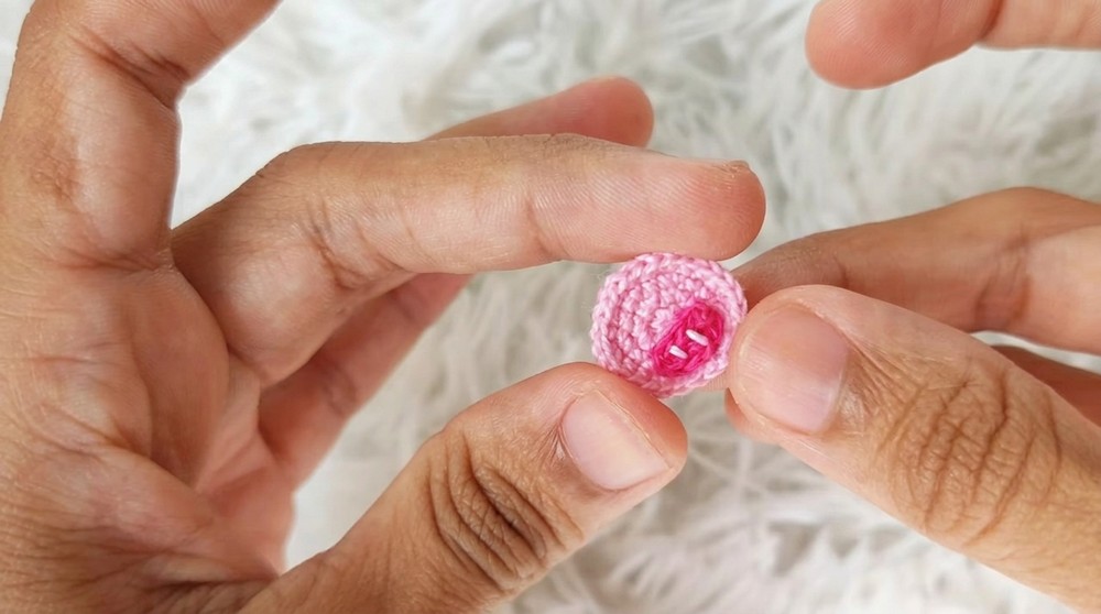 How to Crochet happy piggy Earrings Pattern (7)